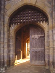 w-016536-bodiamcastle-gatehouse-gallery_picture